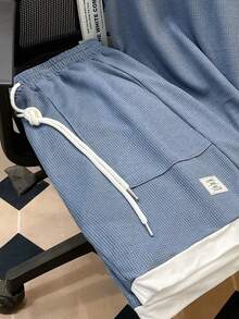 Manfinity Joysei 男士休闲字母拼布圆领背心和短裤套装，夏季蓝色两件套男士舒适服装 - 霧霾藍 - 查看 5