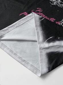 ROMWE MEN Áo thun nam tay ngắn phong cách đường phố punk, họa tiết chữ thập và khẩu hiệu, chất liệu vải mài, thích hợp cho mùa hè. - màu đen - Xem 8