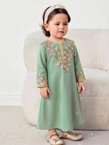 SHEIN 1-Pack Cute Baby Girl Cute Versatile V-Neck Extra-Long Gold Ribbon Tassel Loose Robe Dress, Comfortable, Casual, Versatile And Fashionable For Everyday Use, Suitable For Birthday Parties, Evening Parties, Performances, Weddings, Baptisms, Opening Ceremonies, Indoor And Outdoor, Daily Use, Sports, Play, Parties, Photo Shoots, Vacations, Festivals, Suitable For Spring, Autumn And Winter - Multicolor - View 3