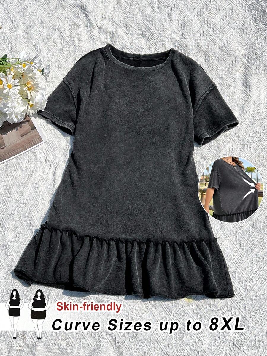 SHEIN CURVE+ 大码女装夏季圆领短袖荷叶边下摆休闲连衣裙，秋季，太阳裙，可爱，度假，欧洲夏季，街头风，Y2K，乡村，海滩，休闲连衣裙，2000年代风格，黑色，西部风，乡村音乐会，学校，早午餐，复古，颓废风，娃娃裙，返校季/2026/新年 - 黑色 - 查看 1