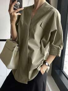 Dazy-Less 女士 V 领不对称门襟宽松简约设计中袖休闲衬衫商务休闲女式学院风上衣 - 橄欖綠 - 查看 6