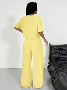 SHEIN EZwear 女士纯色圆领中袖上衣搭配抽绳腰带口袋阔腿裤休闲日常套装 - 鵝黃色 - 查看 2