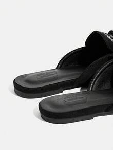 CUCCOO TILAWA Mulas de tacón plano negro de gamuza con bordado, borla y lazo para mujer, zapatos retro de moda cómodos para ir al trabajo - Negro - Ver 4