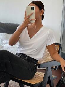 DAZY 女士V领基础款纯棉宽松纯色T恤 - 白色 - 查看 5