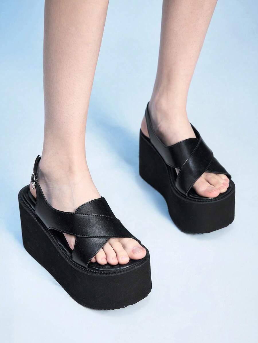 Sugerpunk 女士厚底凉鞋，朋克哥特风交叉搭扣凉鞋 - 黑色 - 查看 1