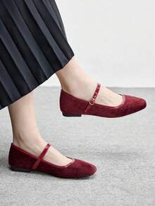 CUCCOO BIZCHIC 女士优雅绑带仿毛皮玛丽珍鞋，酒红色方头芭蕾舞鞋，适合休闲、通勤、万圣节、圣诞节和派对装扮，情人节也适用。 - 酒紅色 - 查看 3
