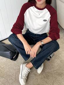 DAZY 字母拼色插肩袖 T 恤，秋季服装学院风上衣，长袖女式上衣 - 紅色 - 查看 2