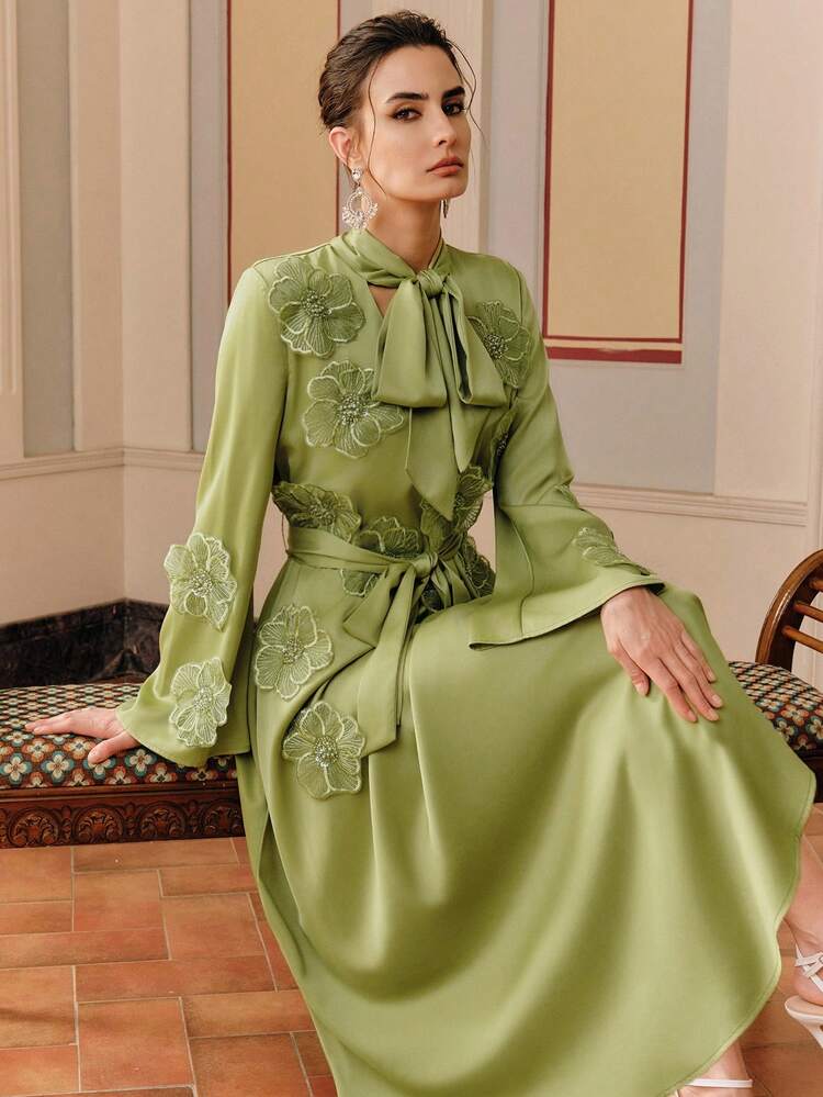 Women's Spring/Summer New High-Gloss Green Loose Tie-Up 3D Floral Decor Flare Sleeve Elegant Long Dress