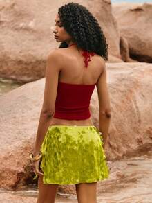 Poéselle Áo tank top nữ màu trơn, đính cườm, dáng ôm, cổ yếm - Đỏ - Xem 2