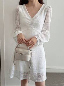 DAZY V领长袖镂空连衣裙，设计感十足的收腰A字短款连衣裙，女士春夏中长连衣裙 - 白色 - 查看 5