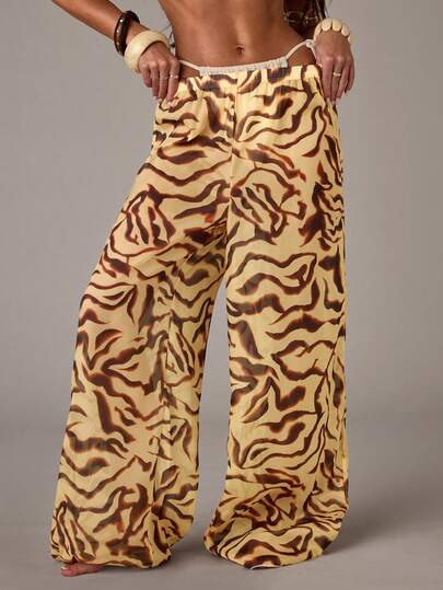 SHEIN BAE Women's Contrast Color Print Casual Cover Up,Vacation Outfits Women ,Holiday Outfits For Women ,Vacation,Holiday.Yellow Leopard Print Beach Shorts, Beach Pants, Beach Trousers,Bohemian Style, Cute, Sexy, Simple, And Elegant Beachwear.