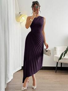 Modelyn 女士纯色不对称下摆无袖优雅中长连衣裙，肩部饰有褶裥设计 - 紫色 - 查看 3