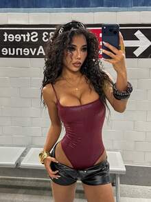 Sweetra Women's Fashionable Crocodile Embossed PU Coated Elastic Bodysuit, Slim Fit, V-Neck, Suitable For Casual, Street, Party, Wine Red, Spring/Summer - Burgundy - View 4