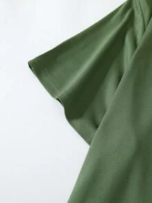 SHEIN CURVE+ 女士加大码爱心、字母和三叶草图案圆领短袖T恤，休闲款，Not Lucky Simply Romans 4:78 图案T恤，女士上衣 - 橄欖綠 - 查看 6