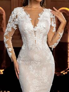 Glamrae Elegant Retro Mermaid Style Lace Short Sleeve Fitted Dress, Pearl Chain Backless Decoration, Embroidered Flared Hem Design, Women's Wedding Gown, Formal Dress - White - View 9