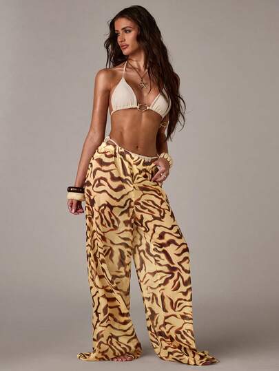 SHEIN BAE Women's Contrast Color Print Casual Cover Up,Vacation Outfits Women ,Holiday Outfits For Women ,Vacation,Holiday.Yellow Leopard Print Beach Shorts, Beach Pants, Beach Trousers,Bohemian Style, Cute, Sexy, Simple, And Elegant Beachwear.