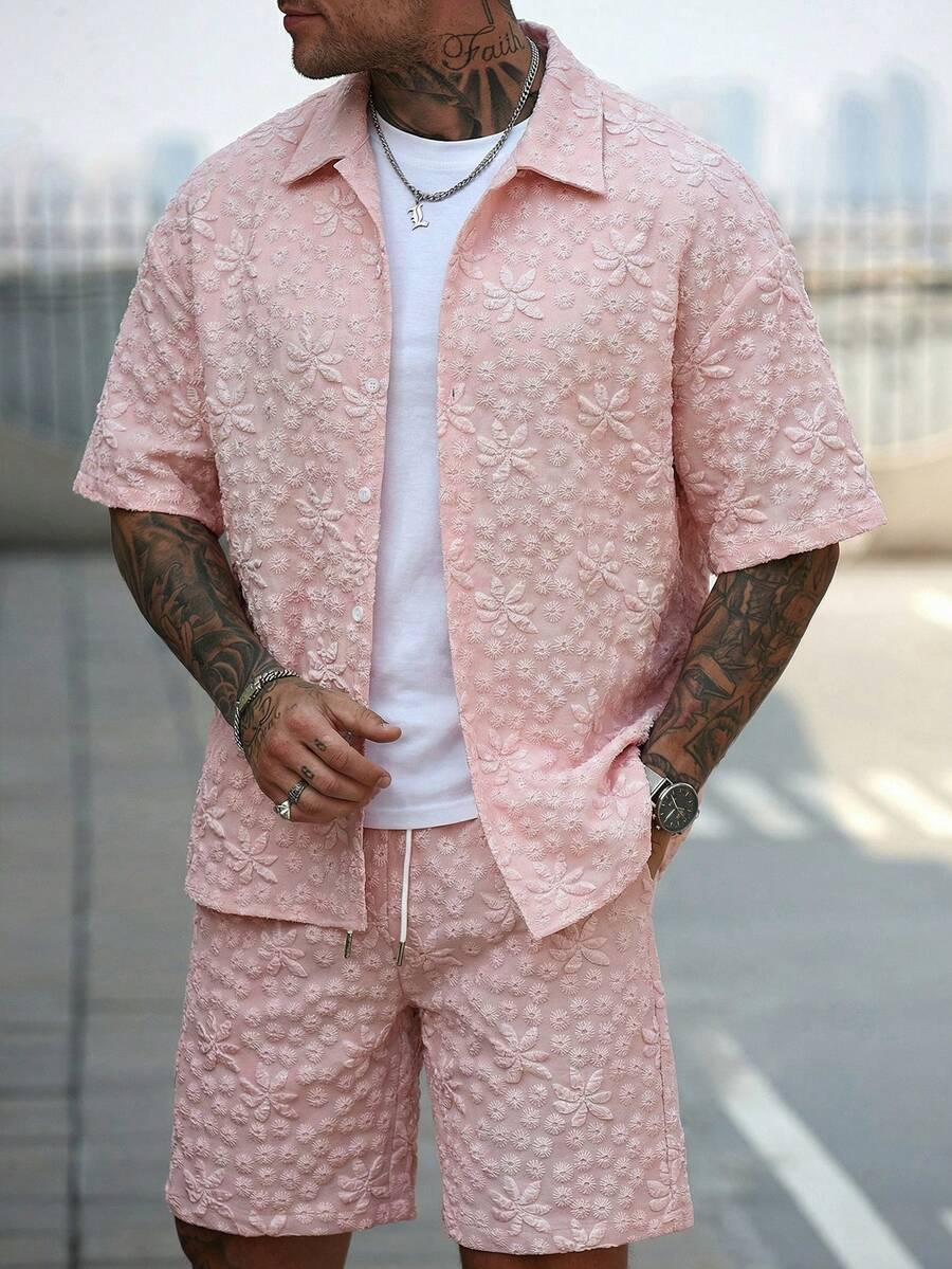 Manfinity CasualCool 男士提花单排扣短袖衬衫上衣搭配抽绳短裤休闲套装,假日装扮 - 粉色 - 查看 1