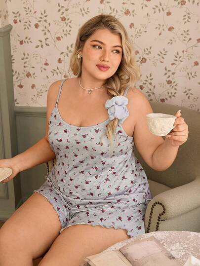SHEIN Plus Size Women Ditsy Floral Ruffle Trim Camisole & Shorts Pajama Set, Romantic Sleepwear