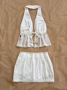 Soleia 2 piezas Conjunto de dos piezas sexy con escote halter sin espalda y cintura con lazo, con tela texturizada amarilla y encaje floral, adecuado para fiesta, cita, vacaciones, festival de música, estilo bohemio - Blanco - Ver 3