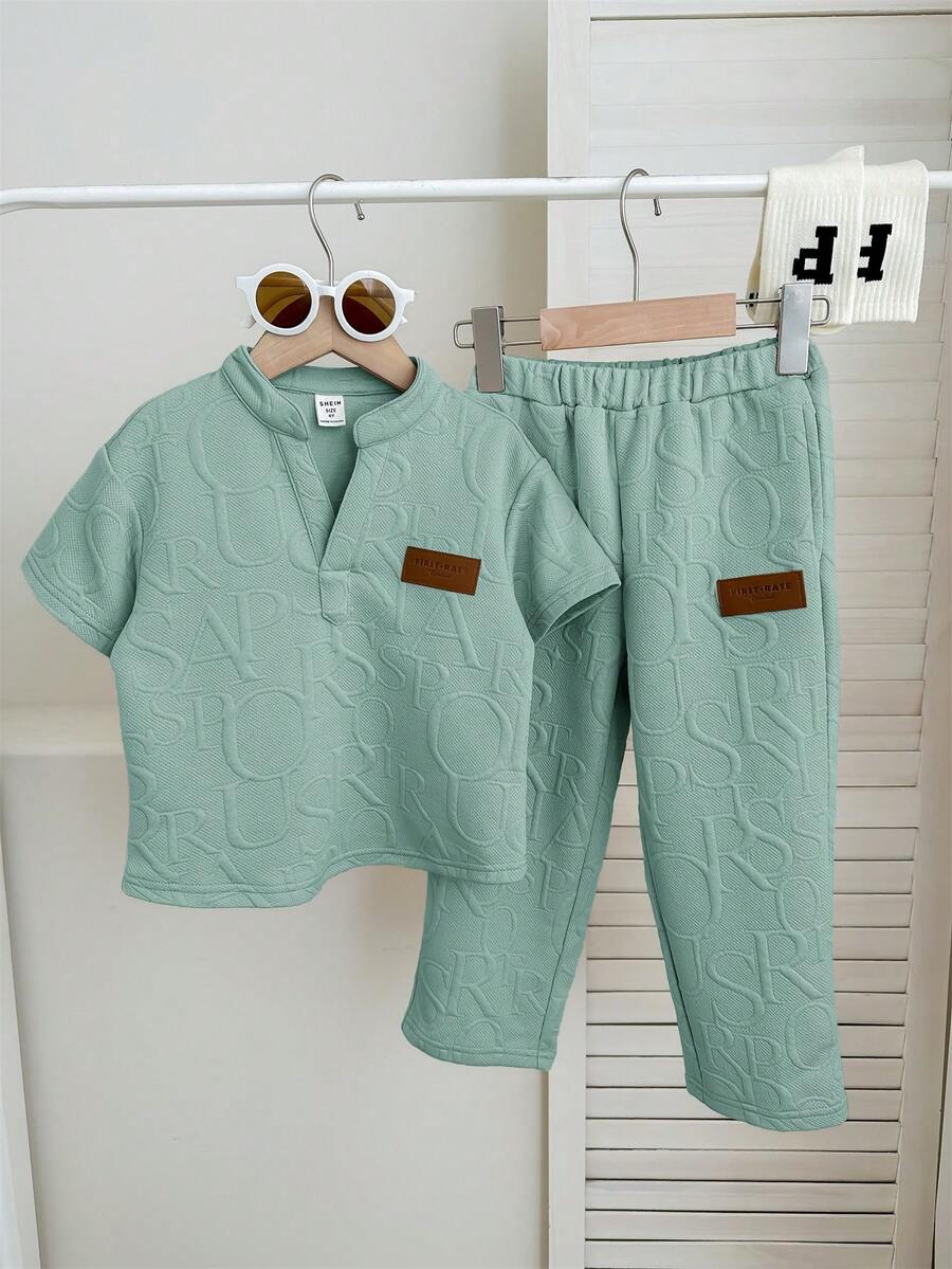 SHEIN 两件套男童休闲校服套装，包括V领短袖T恤和直筒针织裤 - 薄荷綠 - 查看 1