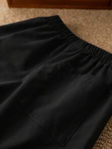 SHEIN 2件套男童可爱动物印花翻领宽松纽扣短袖衬衫和纯色贴袋短裤套装 - 黑色 - 查看 4