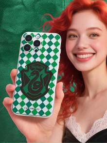 HARRY POTTER X SHEIN 1个手机壳 - 时尚优雅的绿色棋盘格蛇形徽章设计 | 透明防震软壳 | 兼容 iPhone 17/17 Pro/17 Pro Max/Air 和 16/15/14/13/12/11/Pro/Pro Max/X/XR/XS/XS Max/7/8/Plus - 無色 - 查看 2