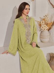 Al Najma Đầm dài tay cổ chữ V thêu họa tiết, thiết kế khoét eo - màu xanh lá - Xem 6