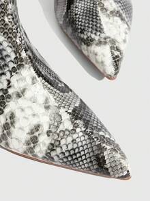 CUCCOO SZL Giày bốt cao đến đầu gối mũi nhọn họa tiết da rắn tối giản thanh lịch đa năng dành cho nữ, khóa kéo bên hông, kiểu dáng stiletto, thích hợp cho mùa Giáng sinh. - Đen và trắng - Xem 10