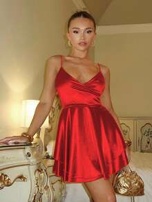 Glamine Charm Đầm satin xếp ly màu đỏ gợi cảm cổ chữ V hở lưng, thích hợp cho buổi hẹn hò, kiểu dáng cơ bản, trễ vai, thanh lịch, lễ tình nhân, dự tiệc, phong cách ngọt ngào, đi xem hòa nhạc, lễ hội âm nhạc, đi chơi, đầm satin. - Đỏ - Xem 5