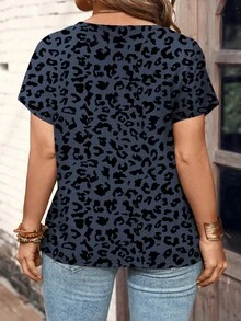 EMERY ROSE Áo thun ngắn tay cổ chữ V họa tiết da báo mới, cỡ lớn, được ưa chuộng cho nữ giới mùa xuân/hè. - Nhiều màu - Xem 2