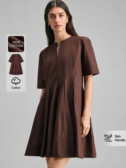 Ontre Vestido cómodo y suave de tela marrón con bolsillos para mujer, cuello redondo, cremallera metálica, silueta evasé, mangas cortas, falda acampanada, diseño de empalme, fluido y dinámico, vestido casual urbano moderno de negocios, de alta calidad, diseñador, minimalista, versátil, vestido corto