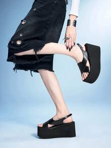 Sugerpunk 女士厚底凉鞋，朋克哥特风交叉搭扣凉鞋 - 黑色 - 查看 7