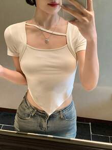 DAZY 女士夏季方领不对称短袖T恤，时尚露脐上衣，修身休闲T恤 - 白色 - 查看 2