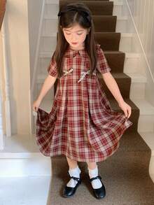 Dazy Kids 少女彼得潘领格子蝴蝶结装饰复古法式度假连衣裙 - 紅色 - 查看 4