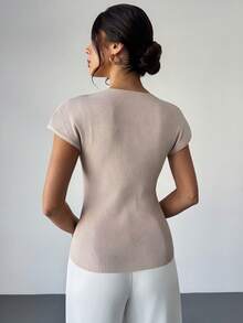 Firerie 女士纯色修身V领弹力优雅金色纽扣开衫毛衣，长袖休闲/办公/街头/约会穿着，轻薄夏季休闲开衫 - 杏色 - 查看 4