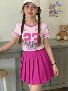 SHEIN 两件套：少女白色上衣，饰有3D情人节红色爱心图案T恤，搭配红色百褶裙