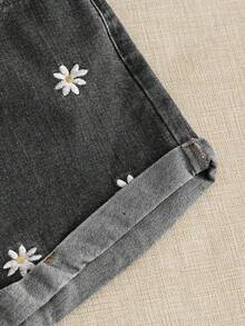 Breezaya Quần short denim nữ dáng rộng, thêu hoa cúc, có túi, kiểu dáng thường ngày. - Xám - Xem 5