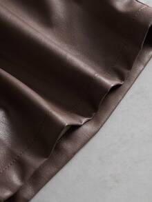 STYNVO 男士棕色PU皮革直筒休闲短裤，时尚百搭 - 棕色 - 查看 6