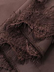 DAZY 蕾丝拼接细肩带不对称下摆修身睡裙（女款） - 棕色 - 查看 7