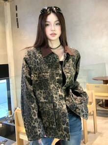 DAZY Blusa vaquera de manga larga con estampado de leopardo de color contrastante para mujer - Café integral - Ver 6