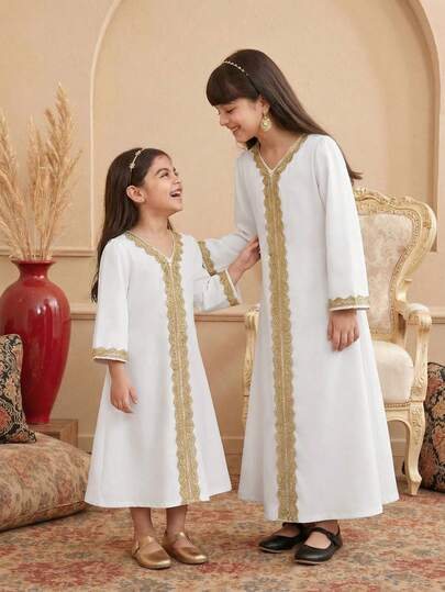 Tween Girls' Long Sleeve Gold Lace Trim Round Neck Dress, Multi-Color Woven Ribbon Decor On Chest, Adds Cultural Elements, Highlights Tween Girls' Liveliness And Playfulness, Suitable For Events, Traditional Festivals, Performances, And Other Occasions Abaya For Kids Girls Thobes For Kid Girls Kids Arabic Dress Abayas For Kids