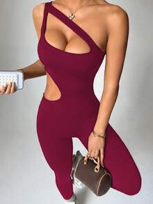 SHEIN Sports 女款無縫酒紅色夏季性感健身連身褲，不對稱領口無袖鏤空腰部設計，純色瑜伽健身休閒連身褲 - 酒紅色 - 查看 2