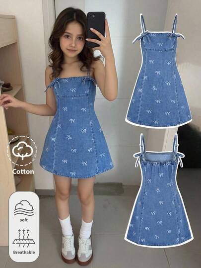 SHEIN 少女时尚休闲 Y2K 复古酷炫街头返校学院风基本款简约舒适白色蝴蝶结图案蓝色牛仔露背短裙，适合儿童穿着，柔软舒适，适合日常穿着，也适合儿童秋冬季派对、节日和居家穿着，街头风校园服饰。