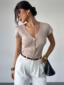 Firerie 女士纯色修身V领弹力优雅金色纽扣开衫毛衣，长袖休闲/办公/街头/约会穿着，轻薄夏季休闲开衫 - 杏色 - 查看 7