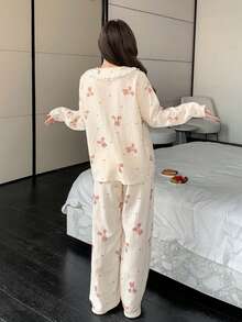 DAZY 可爱小熊蝴蝶结印花蕾丝边彼得潘领女士睡衣套装 - 杏色 - 查看 2