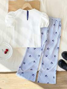 SHEIN 少女T恤套装，白色上衣配时尚领子，搭配黑色条纹滚边和黑色喇叭裤，夏季度假必备 - 藍白色 - 查看 3