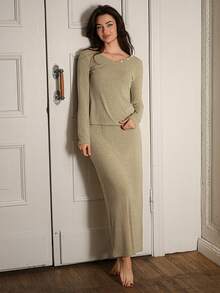 DAZY 2件套女士V领长袖修身T恤和长裙休闲套装，秋季 - 綠色 - 查看 4