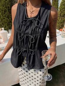 DAZY 女士圆领无袖蝴蝶结前开襟牛仔背心，休闲牛仔上衣 - 深色水洗藍 - 查看 4