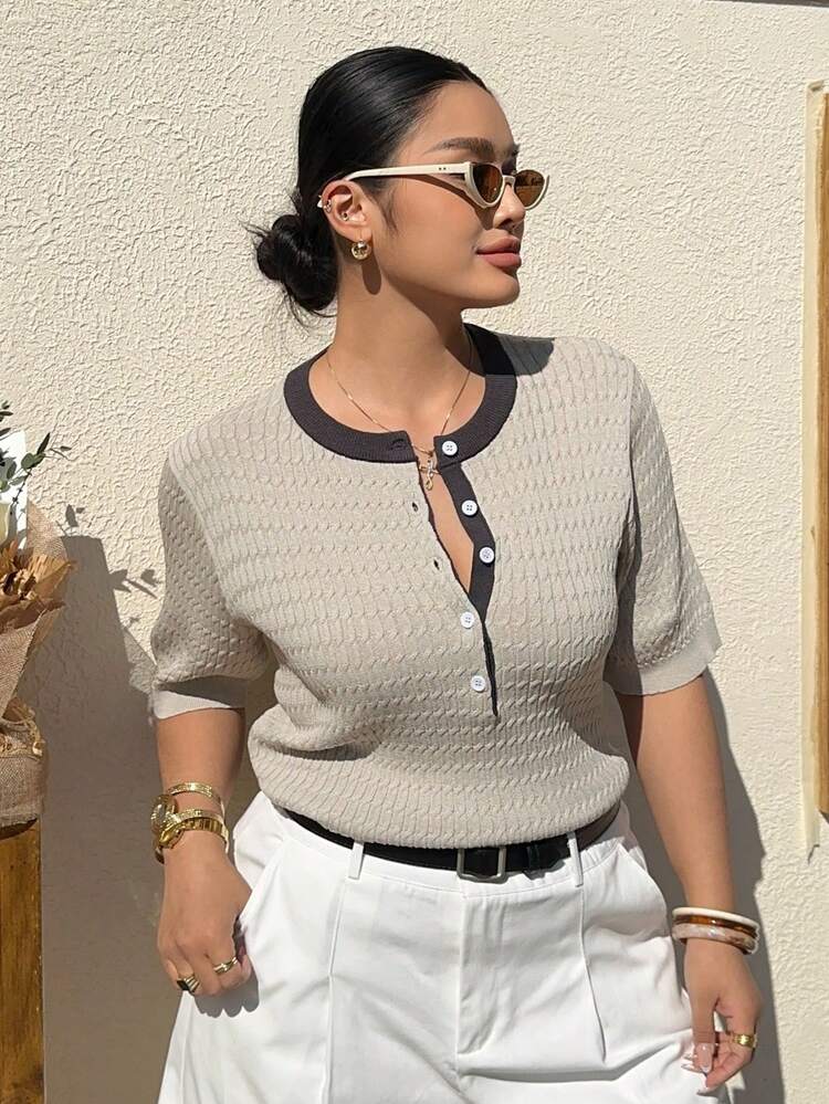 Dazy Plus Plus Size Women Contrast Color Block Half-Placket Loose Casual Short Sleeve Knit Top, Spring/Summer
