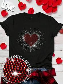 SHEIN CURVE+ Áo thun ngắn tay cổ tròn đính đá hình trái tim dành cho nữ cỡ lớn, thích hợp cho ngày Valentine. - màu đen - Xem 1